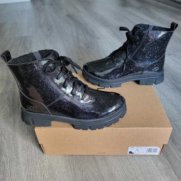 UGG Kids Ashton Lace-up Glitter Boot - Picture 2 of 11